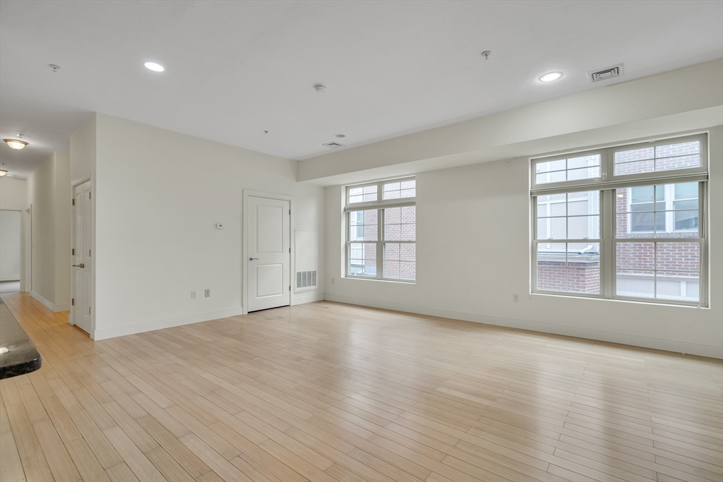 9 Gardner St # 7