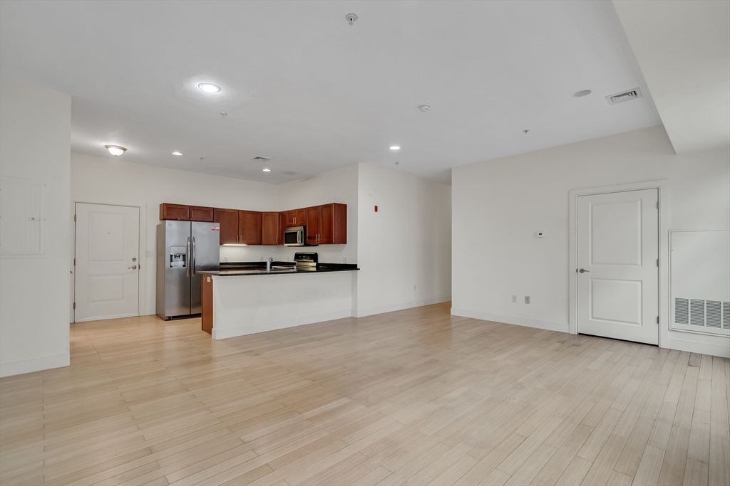 9 Gardner St # 7