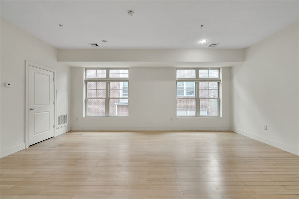 9 Gardner St # 7