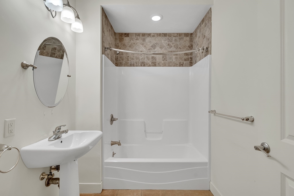 9 Gardner St # 7