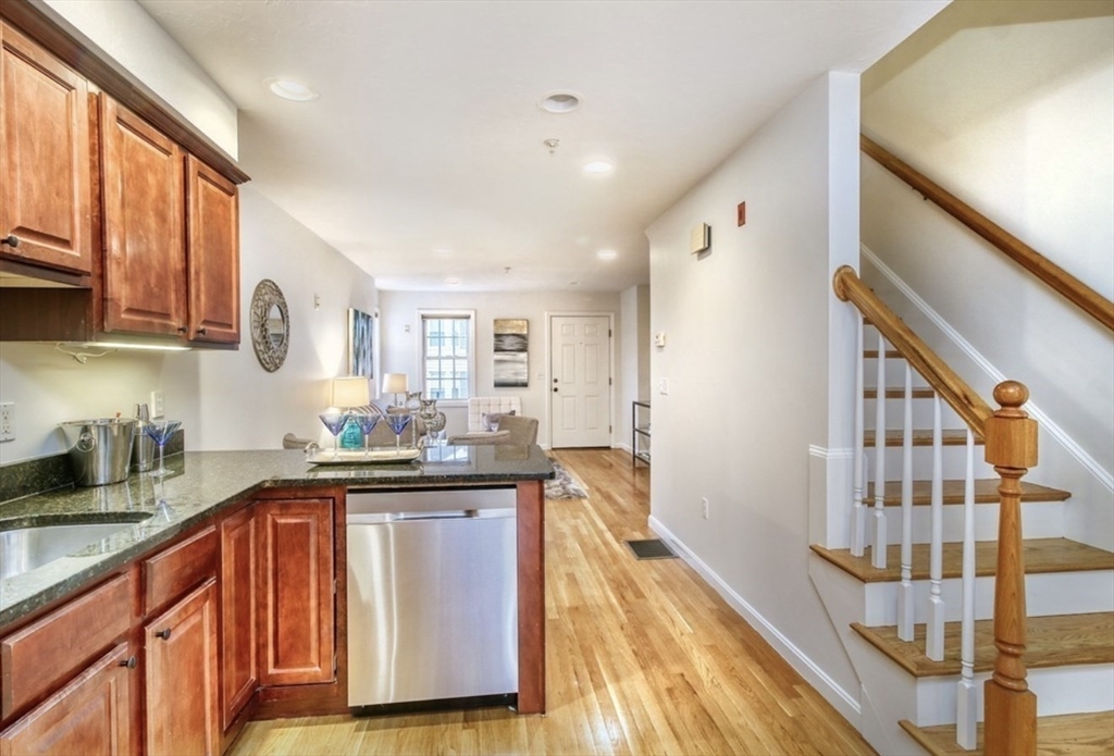 5 Floyd St # 3