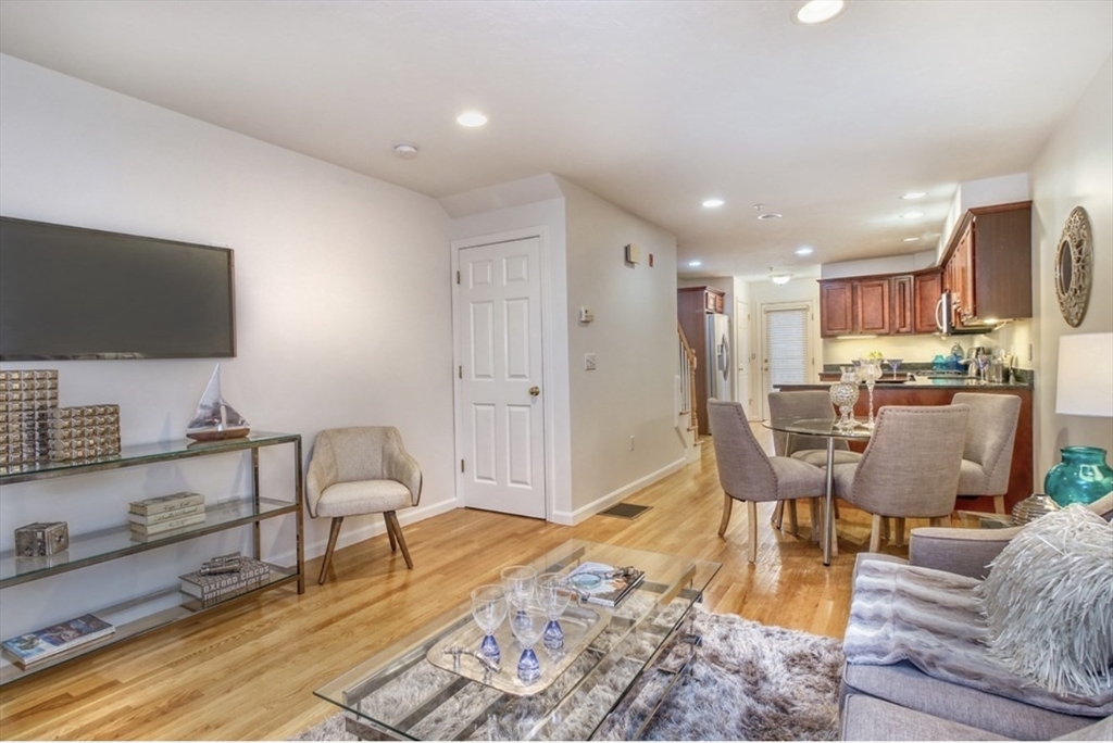 5 Floyd St # 3