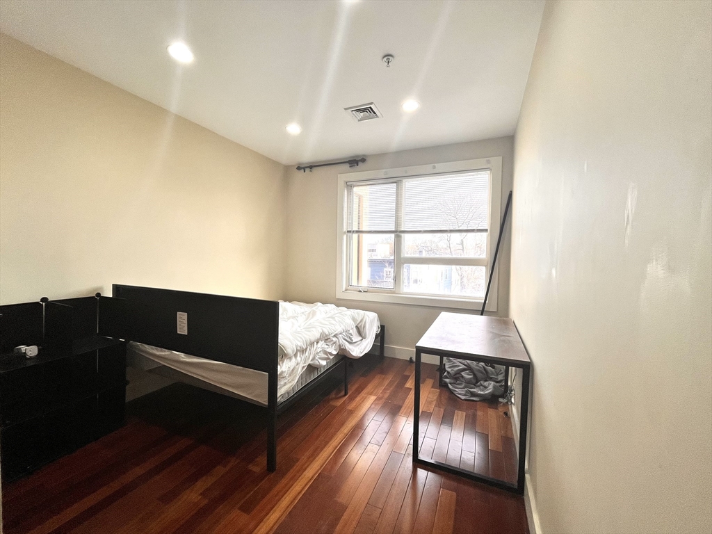 533 Cambridge Street # 301