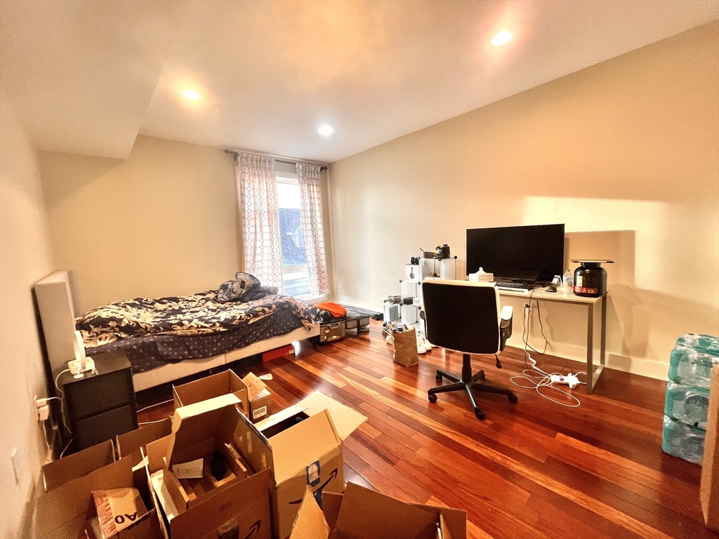 533 Cambridge Street # 301