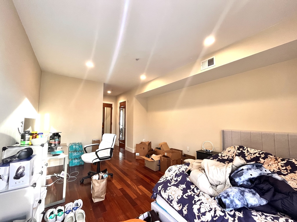 533 Cambridge Street # 301