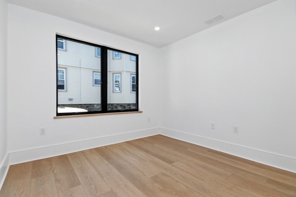14 Fuller St # B