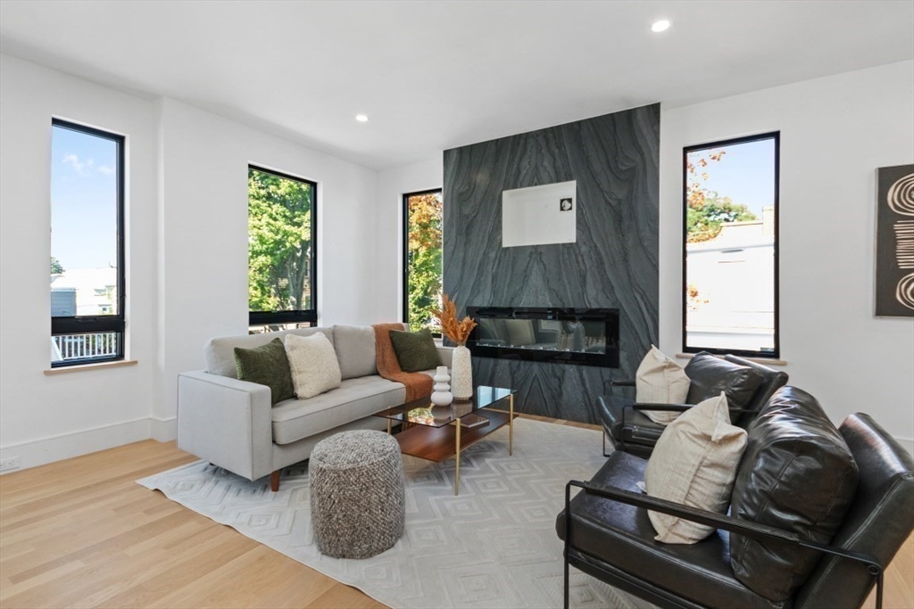 14 Fuller St # B