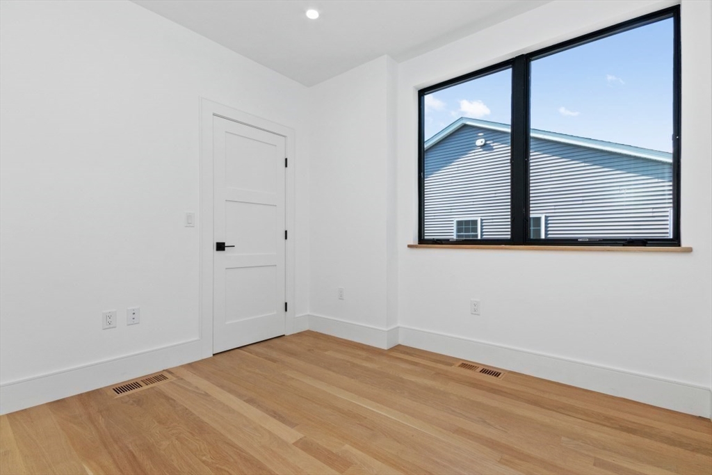 14 Fuller St # B