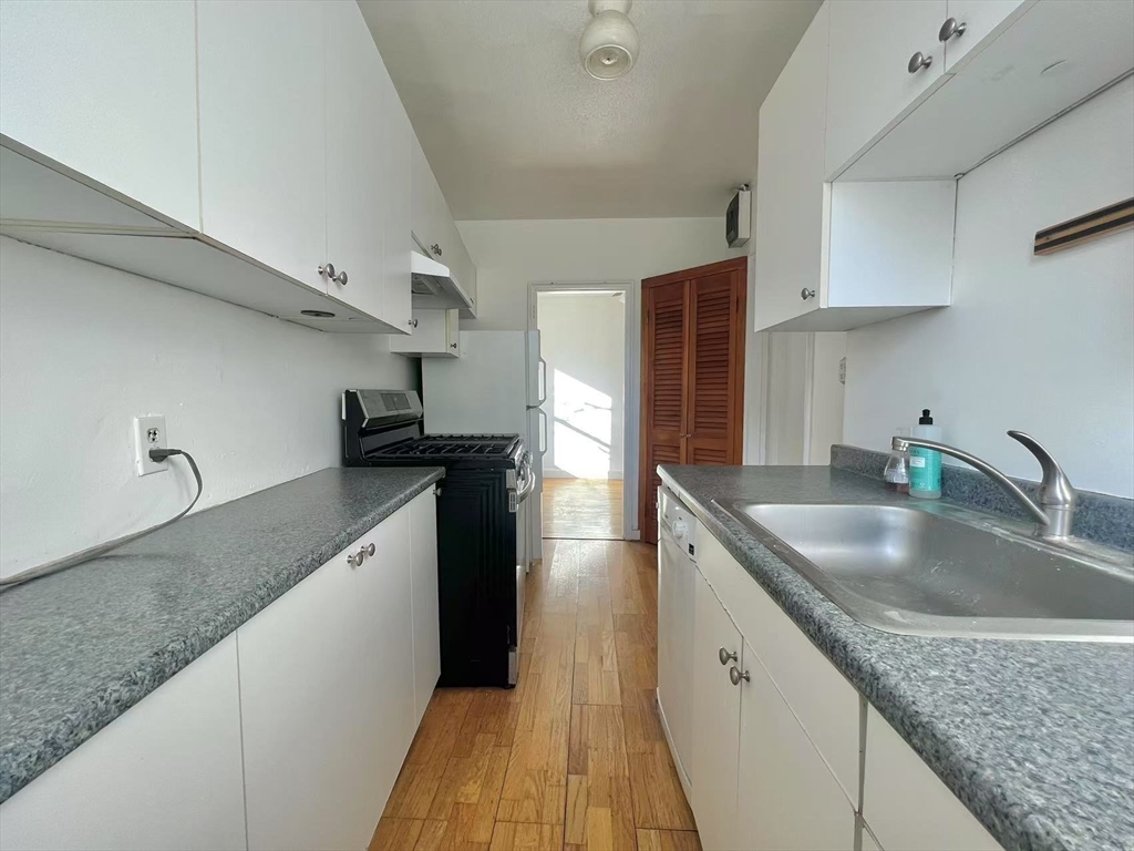 50 Follen St # 207