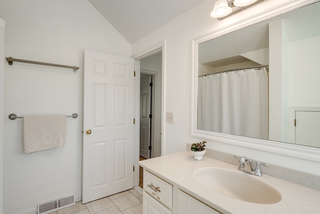 4 Weybridge Ln # 23D