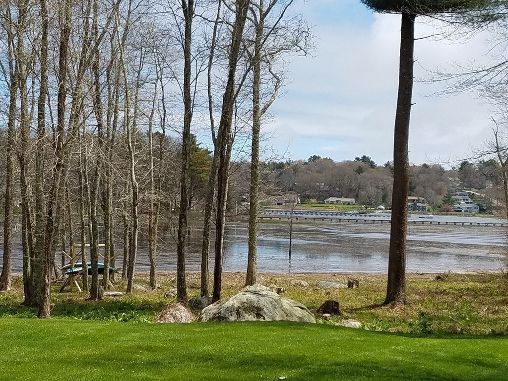 17 Arrowhead Drive