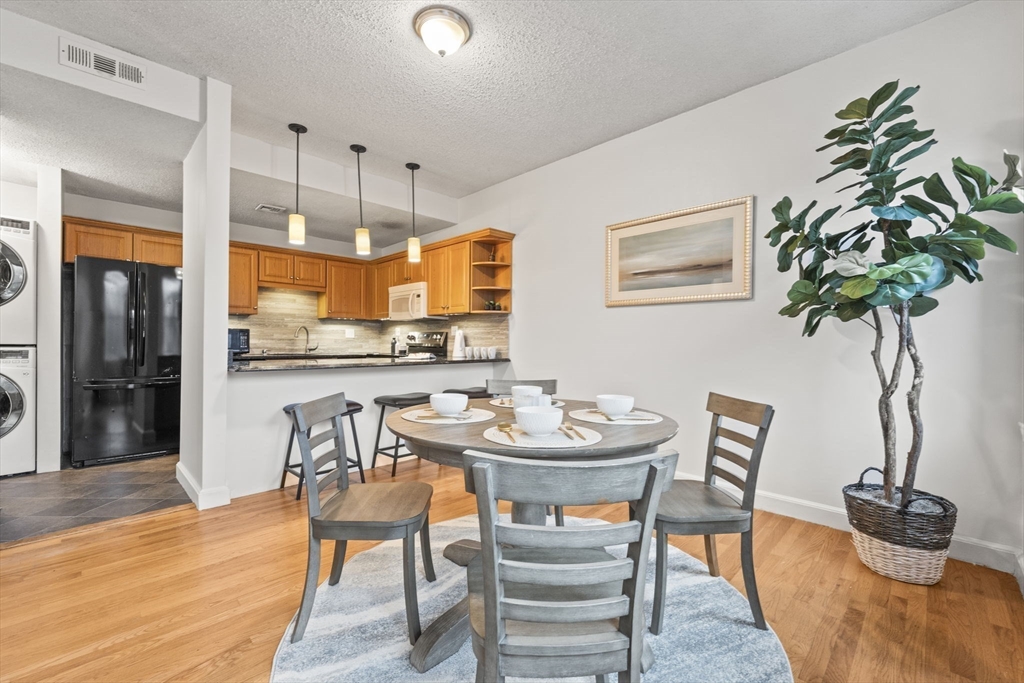 1419 Commonwealth Ave # 303