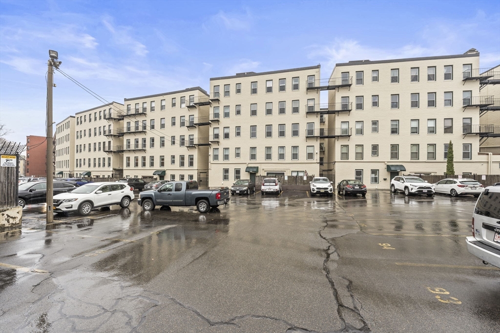 1419 Commonwealth Ave # 303