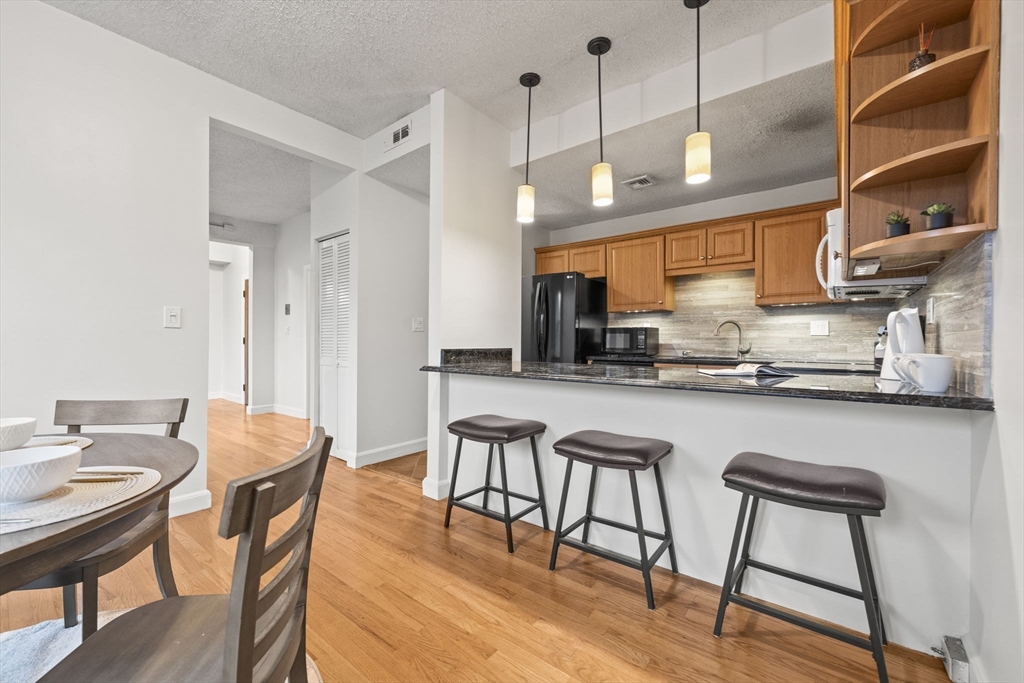 1419 Commonwealth Ave # 303