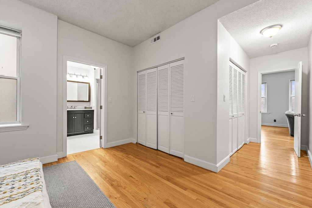 1419 Commonwealth Ave # 303