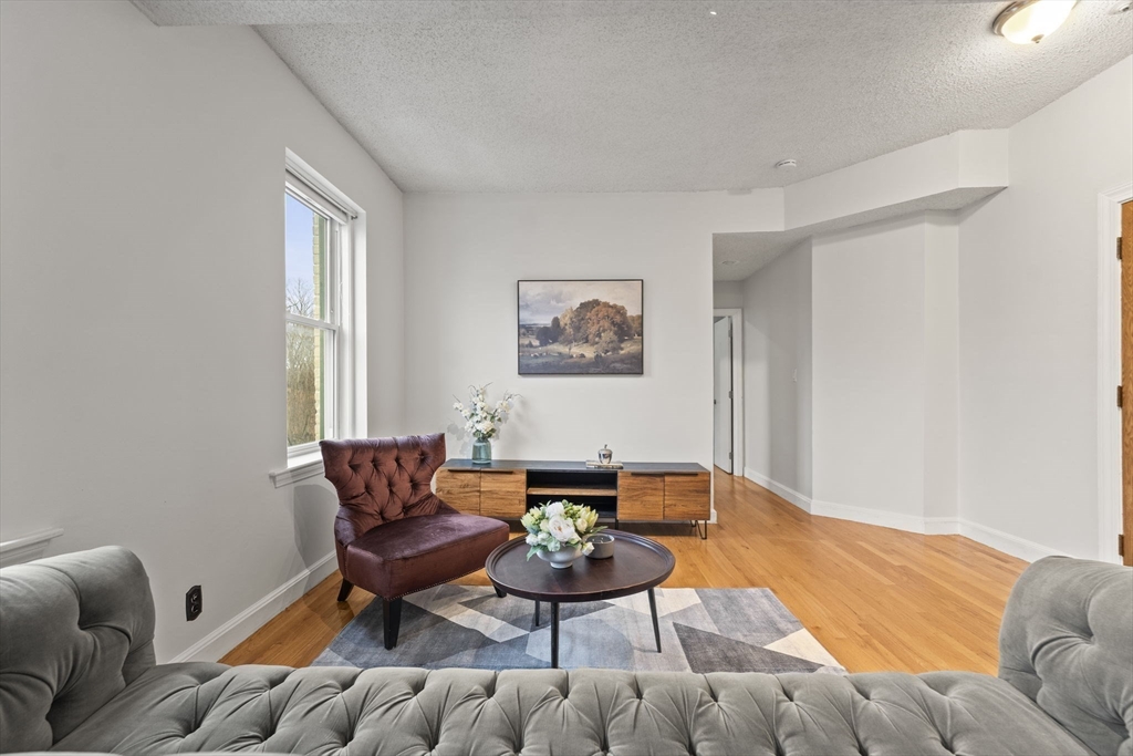 1419 Commonwealth Ave # 303