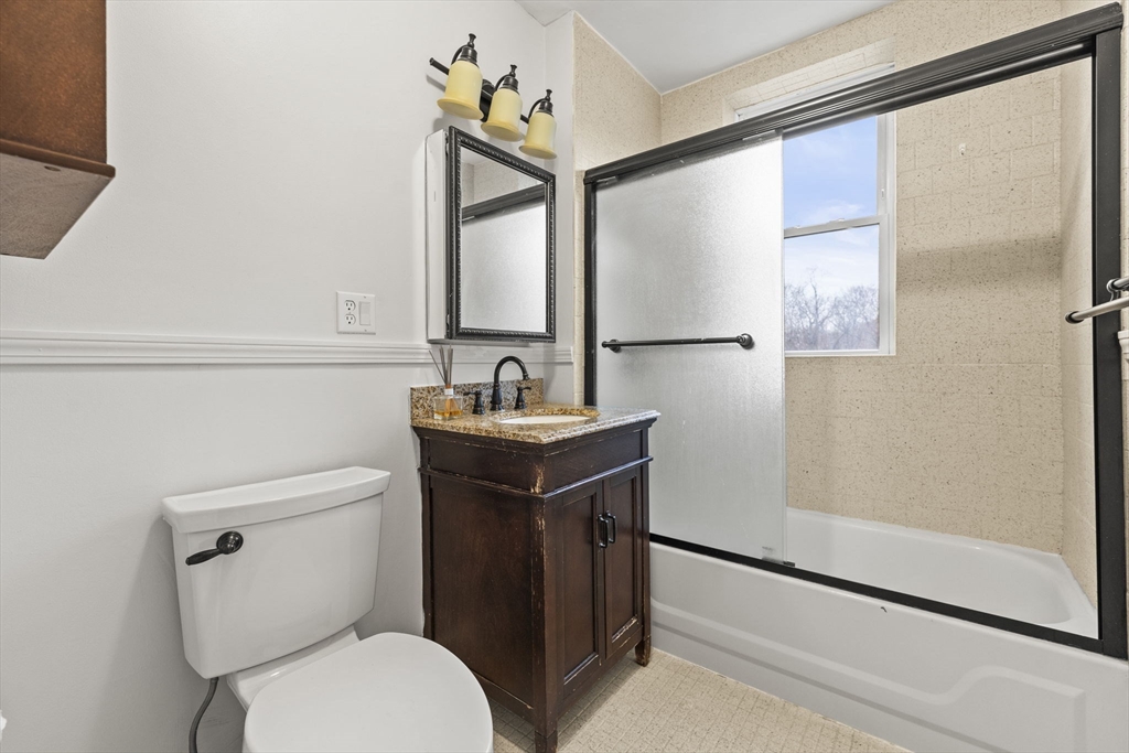 1419 Commonwealth Ave # 303