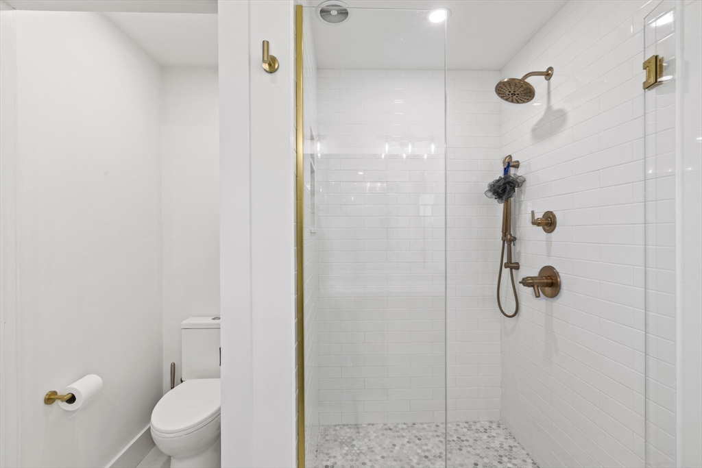 25 Fenton Rd