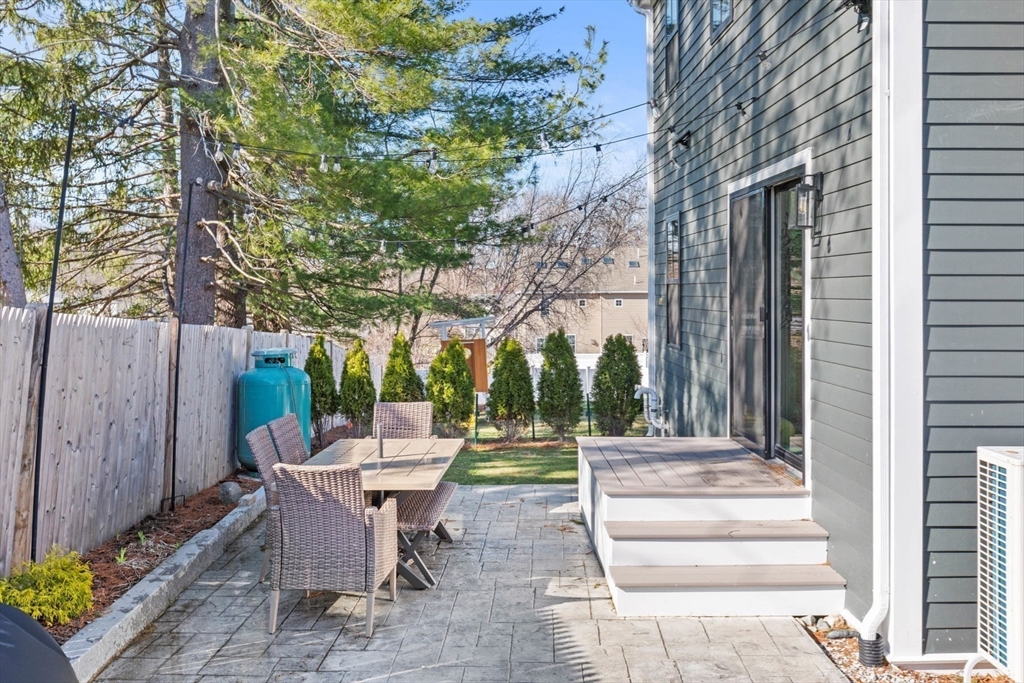 25 Fenton Rd