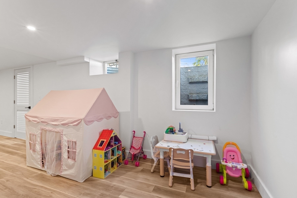 25 Fenton Rd