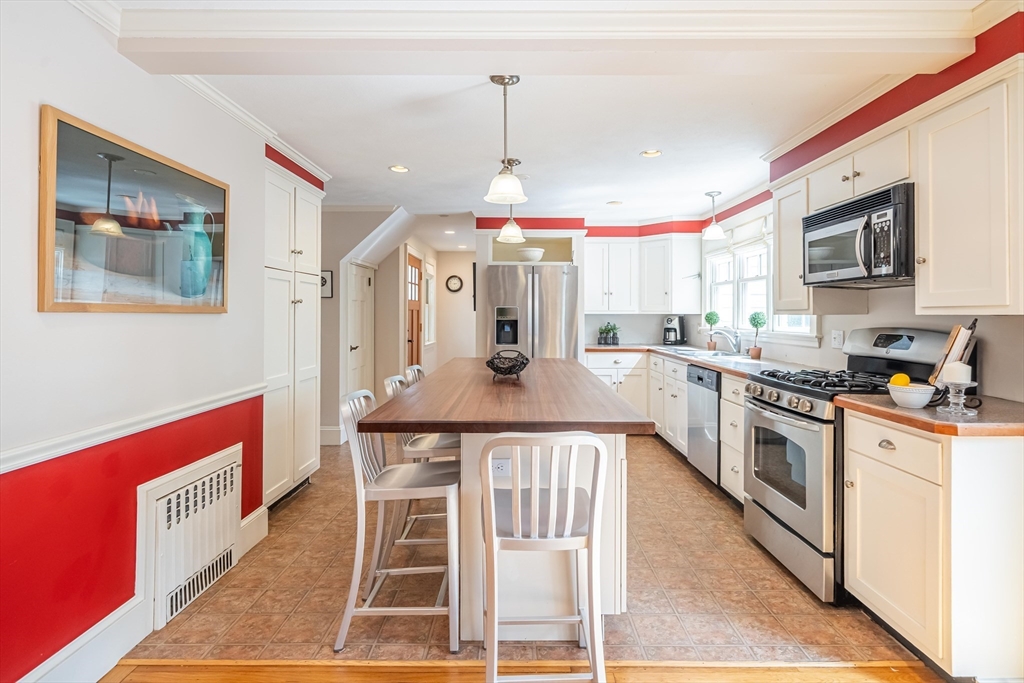 11 Hilltop Ave
