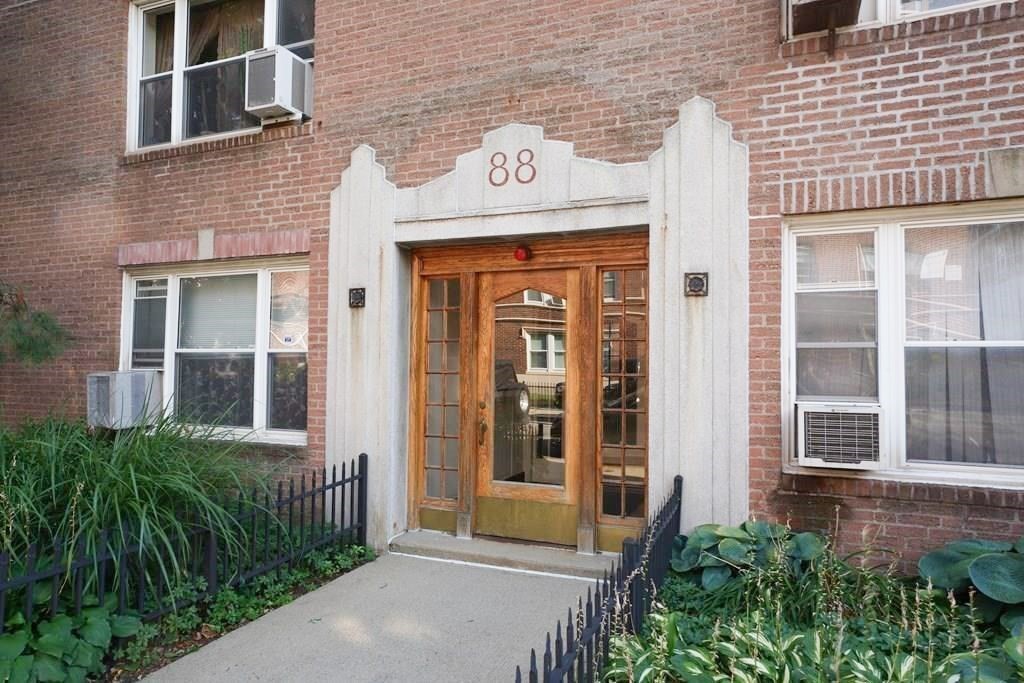 88 Strathmore Rd # 8