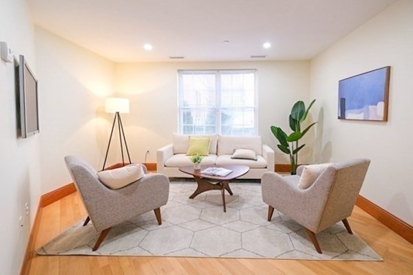 2440 Massachusetts Ave # 6