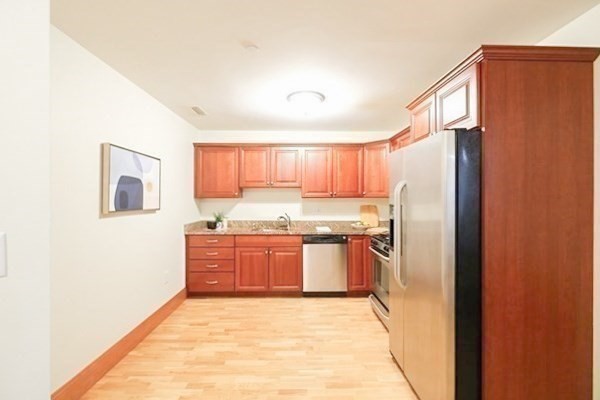 2440 Massachusetts Ave # 6