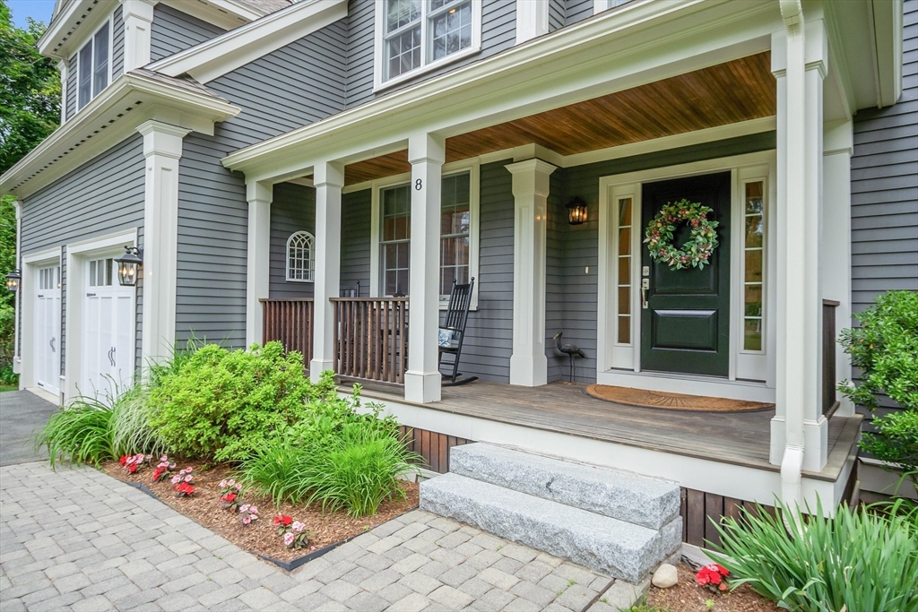 8 Holton Rd