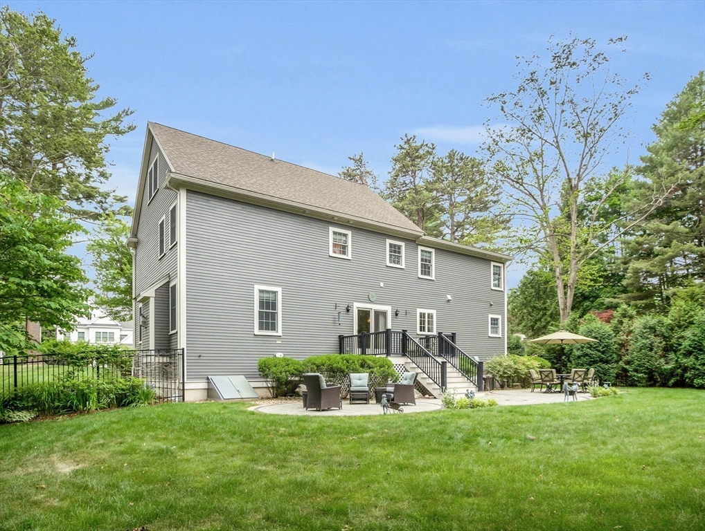 8 Holton Rd