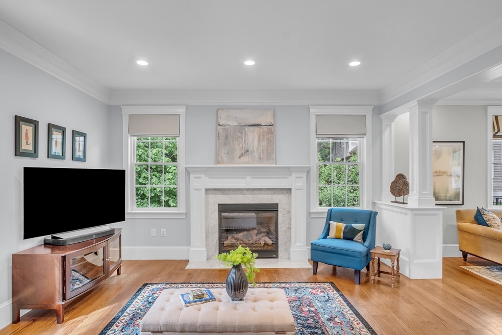 8 Holton Rd