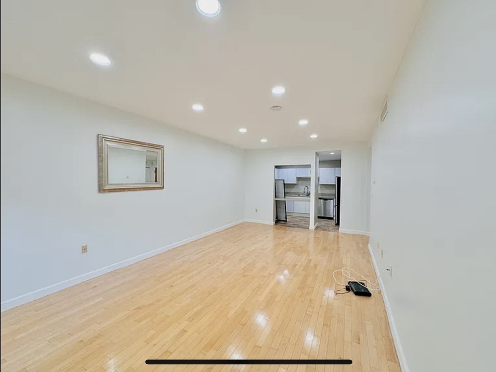 50 Winchester St # 306