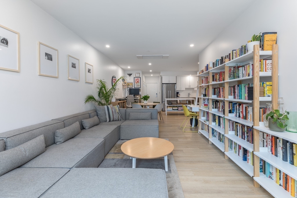 1950 Washington St # 3D