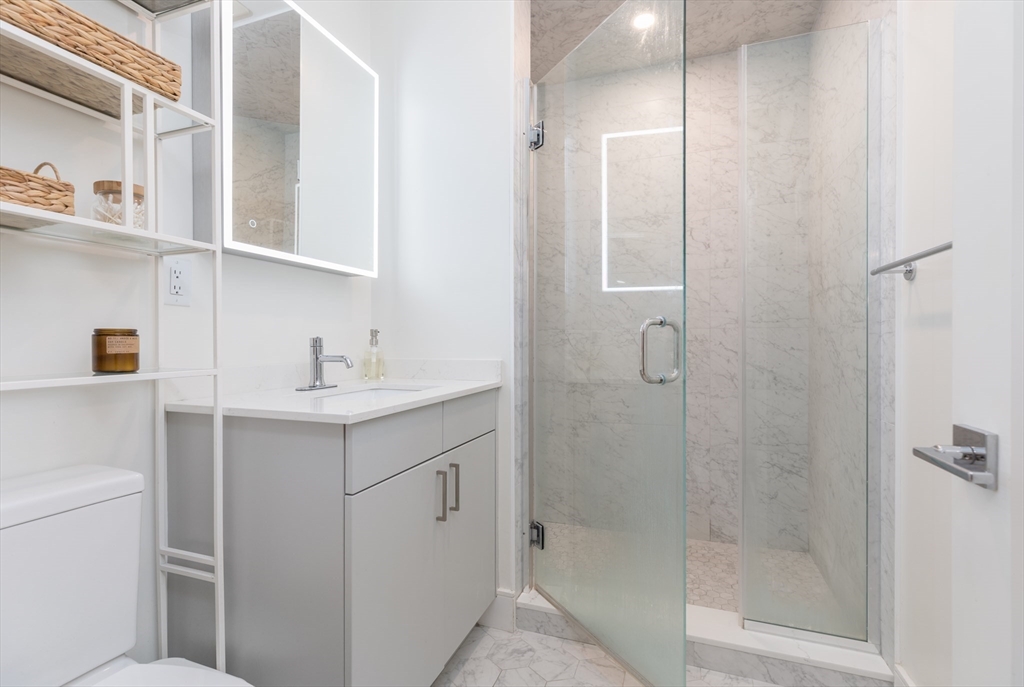 1950 Washington St # 3D