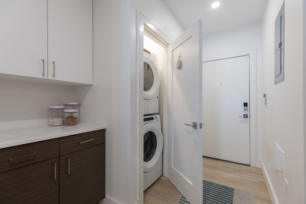 1950 Washington St # 3D