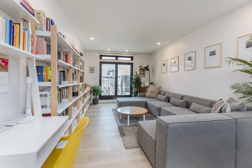 1950 Washington St # 3D