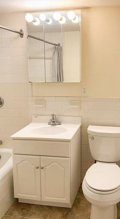 1025 Hancock St # 4H