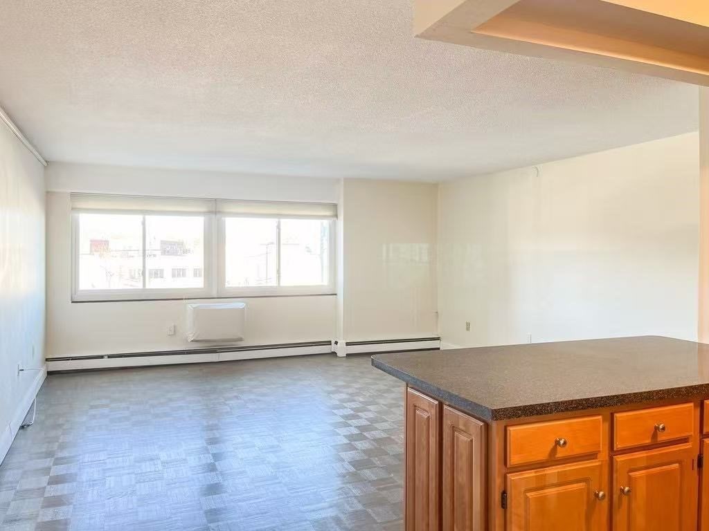 1025 Hancock St # 4H