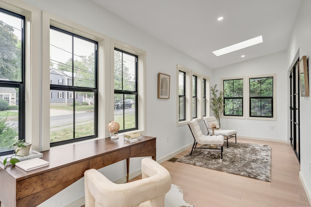 7 Oak Hill Dr