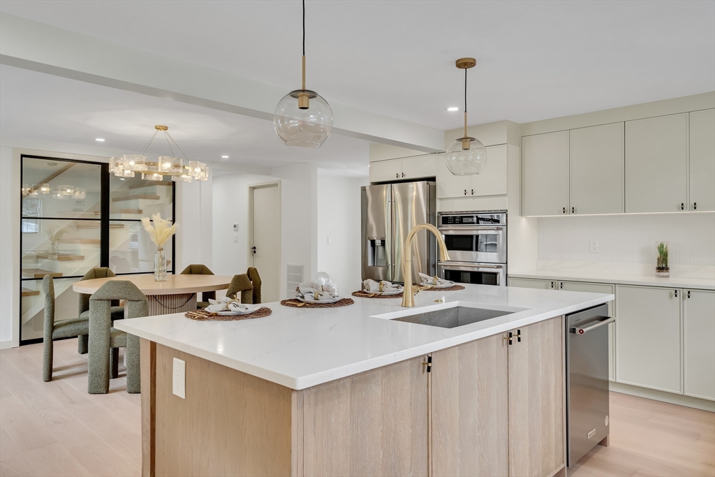 7 Oak Hill Dr
