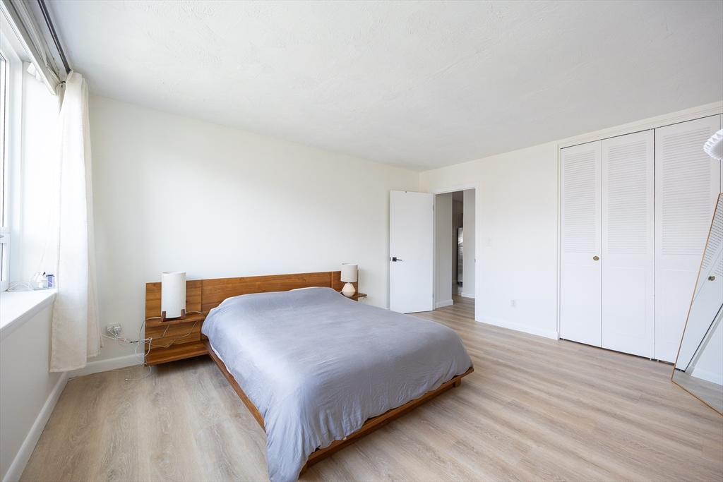 41 Park St # 303