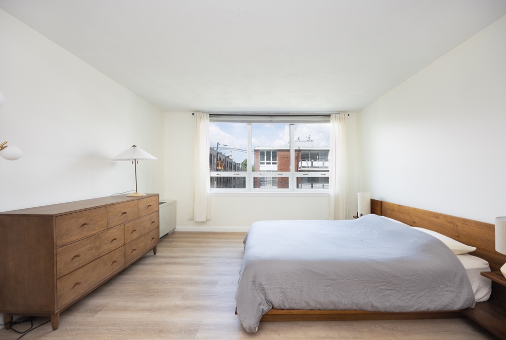 41 Park St # 303