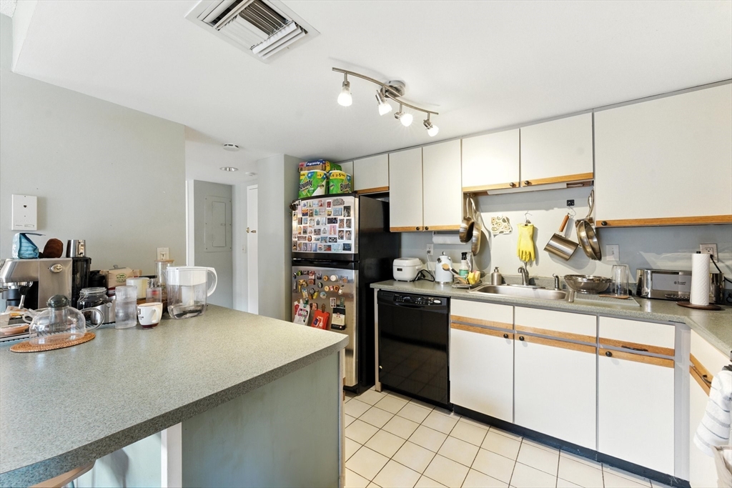 85 Brainerd Rd # 202