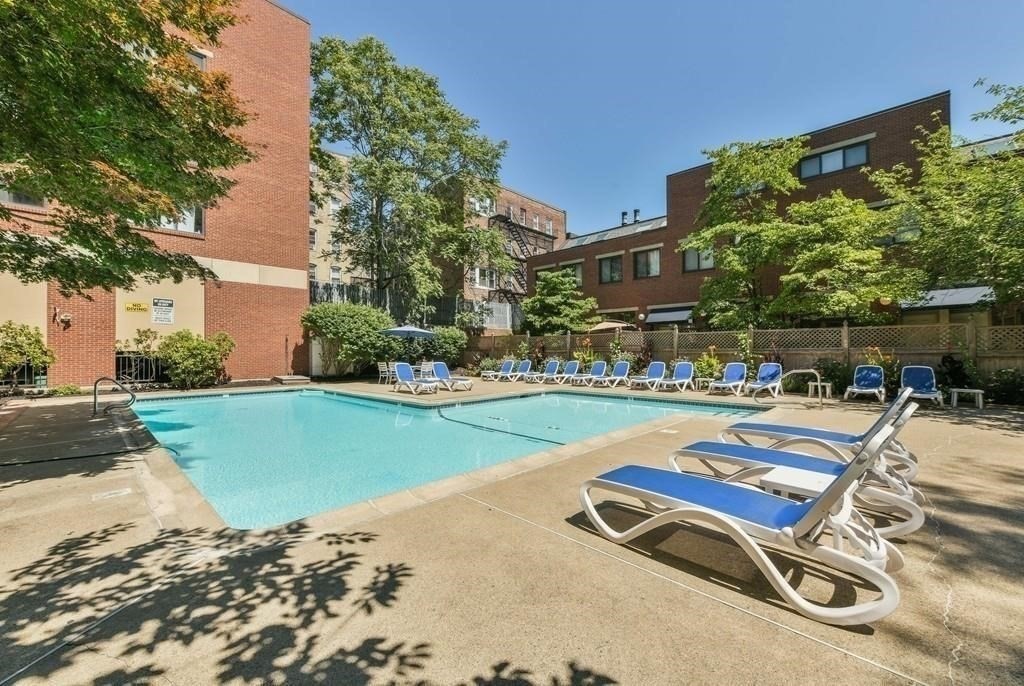 85 Brainerd Rd # 202