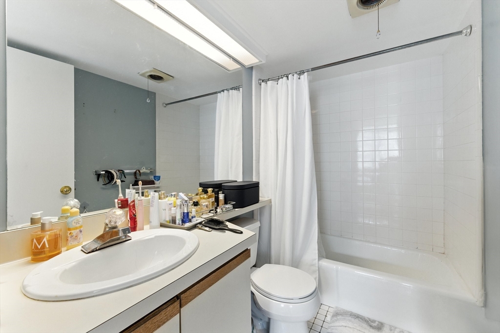 85 Brainerd Rd # 202