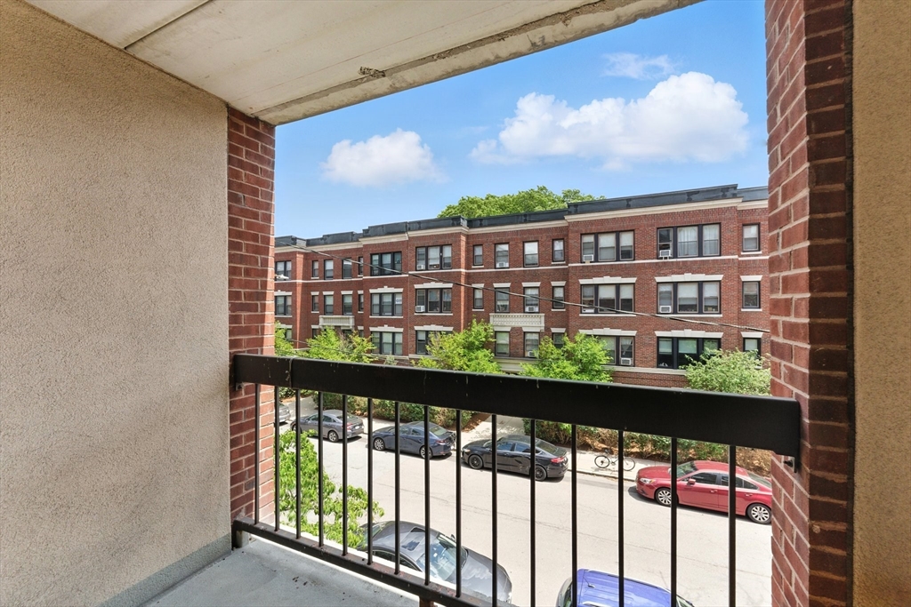 85 Brainerd Rd # 202