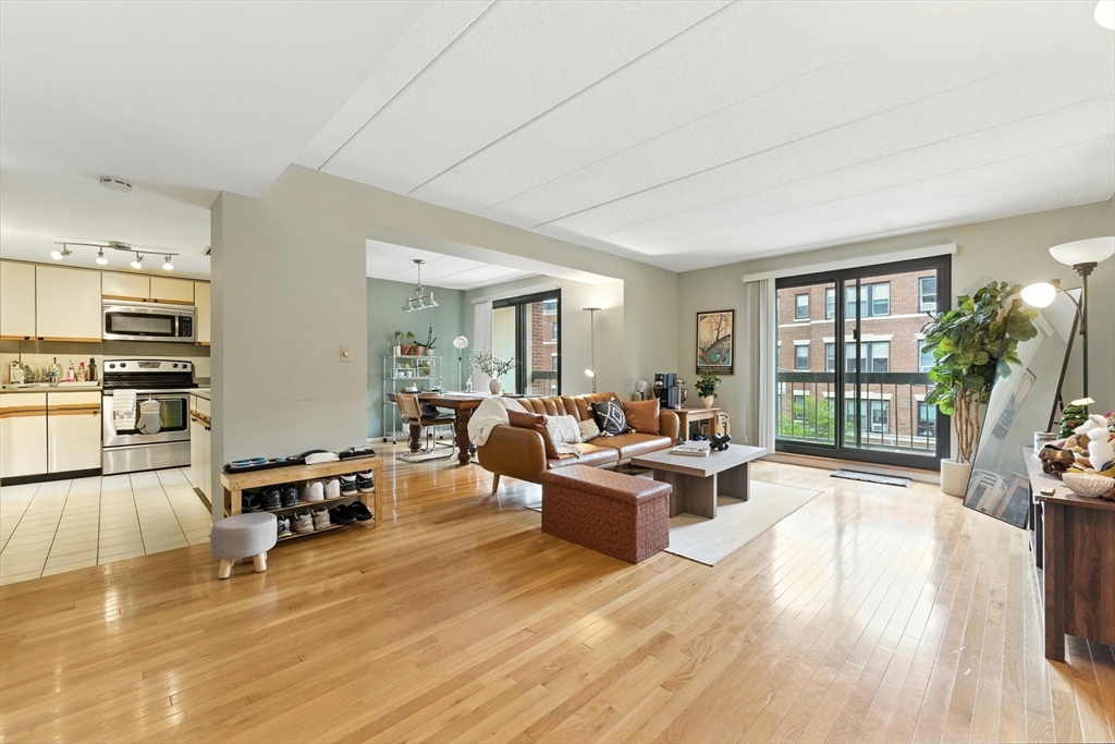 85 Brainerd Rd # 202