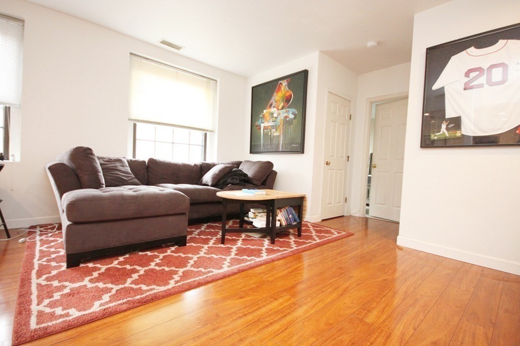 21 Linden St # 318