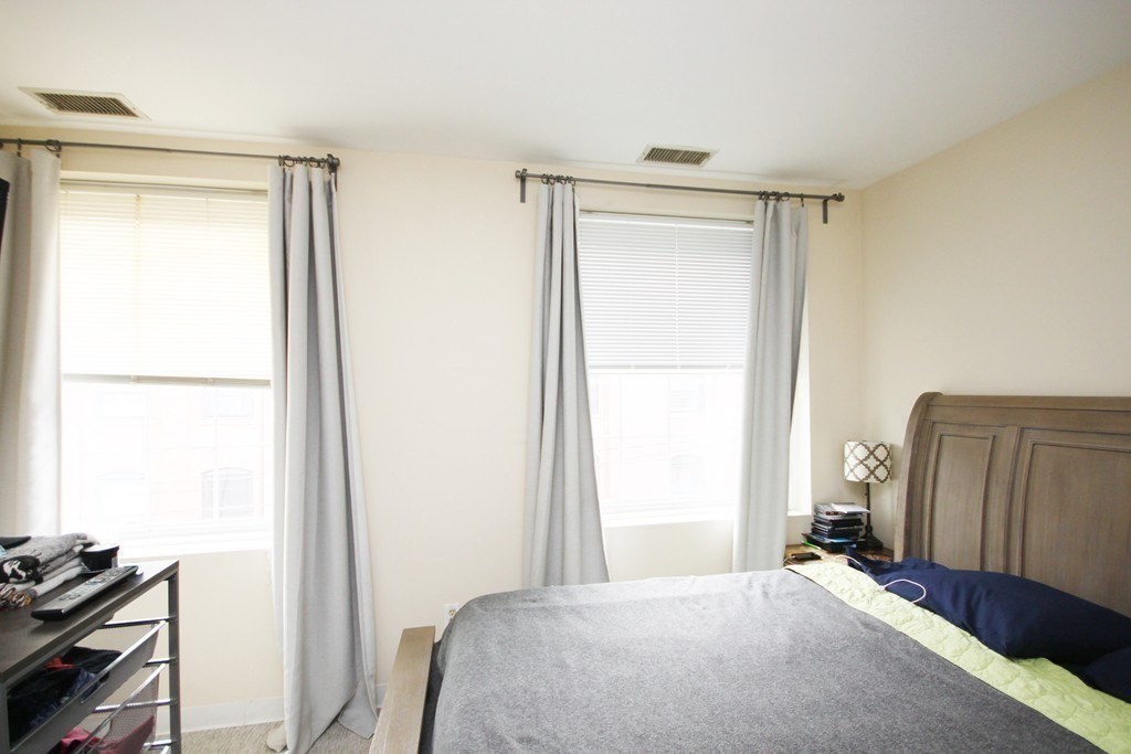 21 Linden St # 318