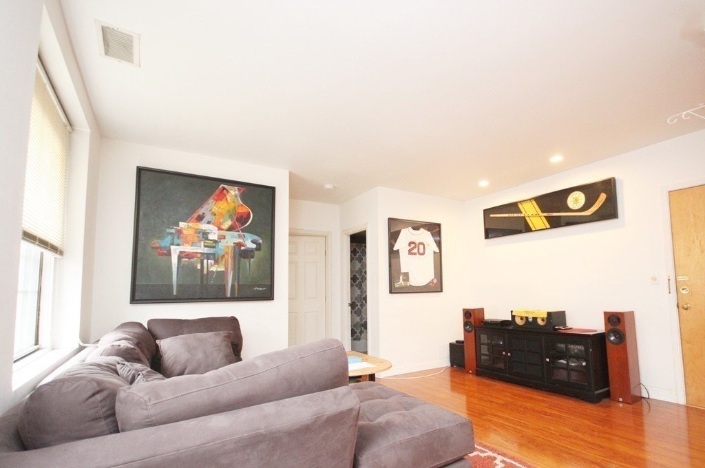21 Linden St # 318